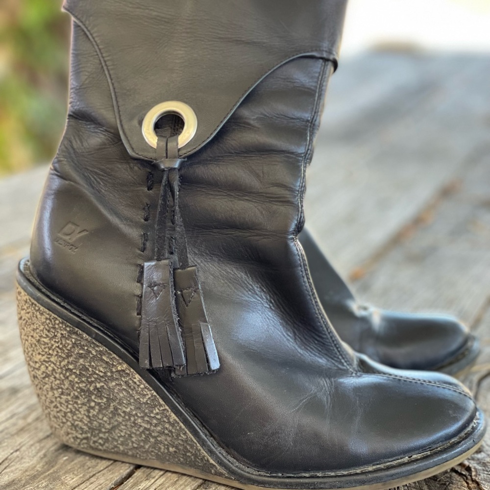 VINTAGE DESTROY LEATHER BOOTS WITH RUBBER SOLES - SIZE 38